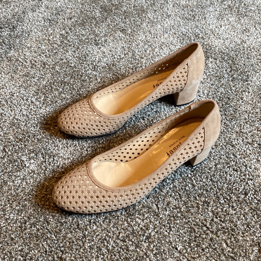 Jon Josef Tan Punch Out Heels Sz. 61/2 EUC Made in Spain